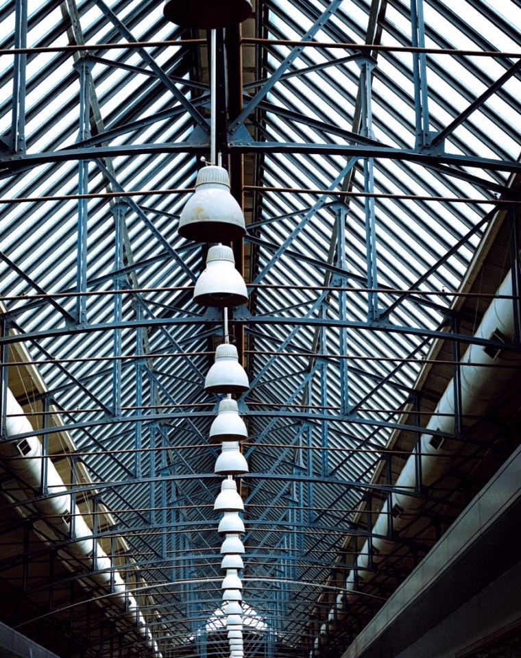 Overhead lighting grid